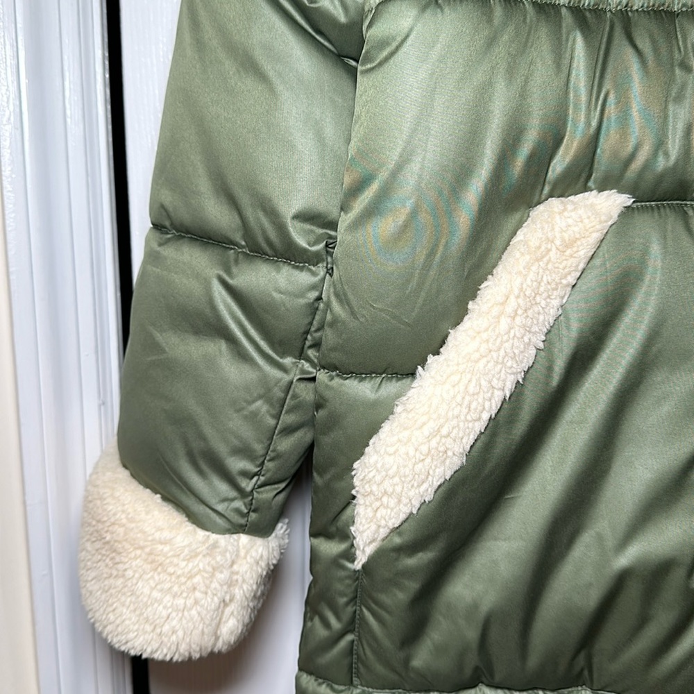 NWT Old navy cute puffer - Picture 4 of 4